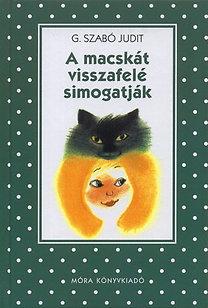 A macskát visszafelé simogatják