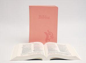 Biblia – középméretű, varrott kiállítású, rózsaszín